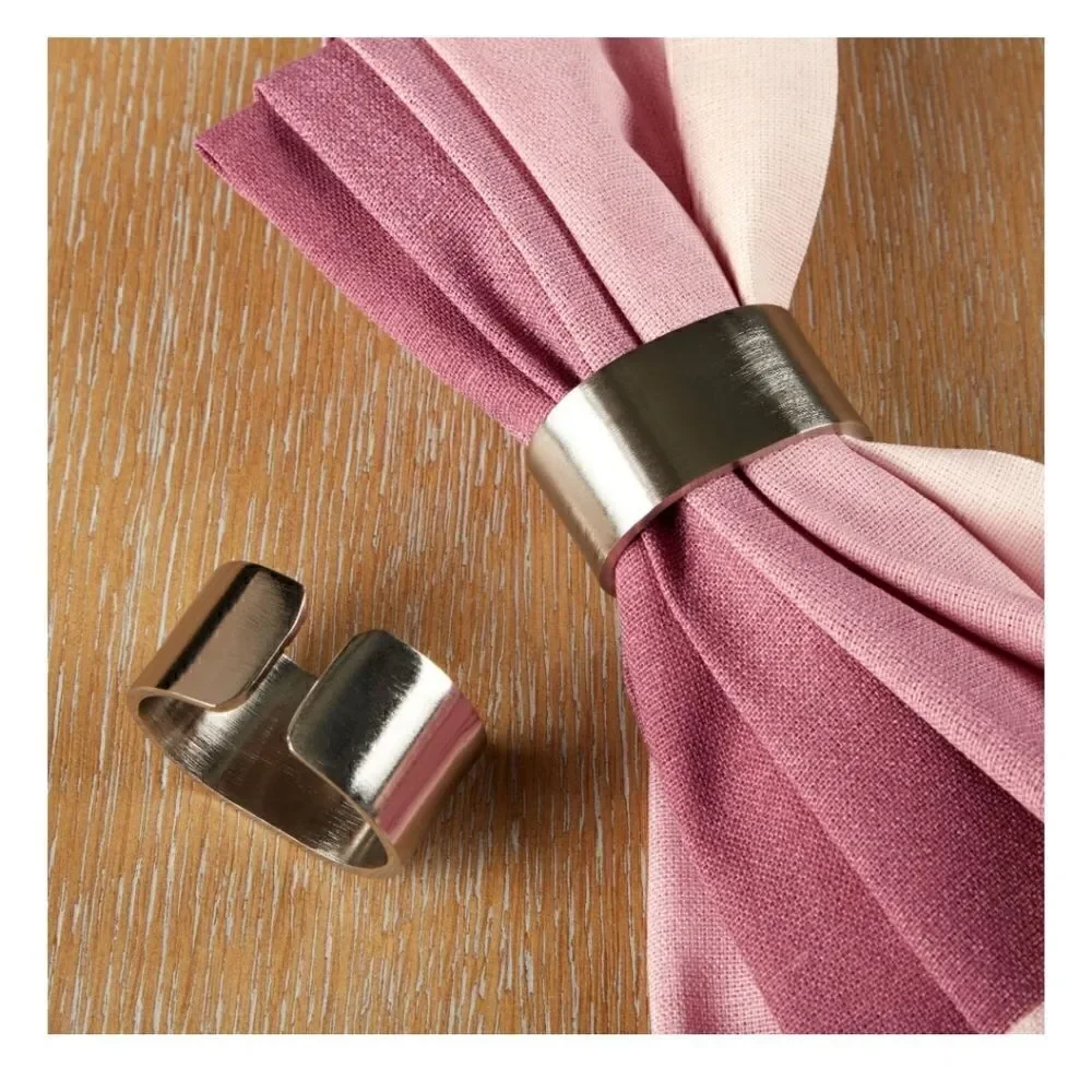 Dinning for two.Valentine's Day Table runner, placemats, napkins ring Bundle set